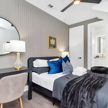 The Suite Spot! Downtown Skyline Views! Sleeps 12 Houston Exterior photo