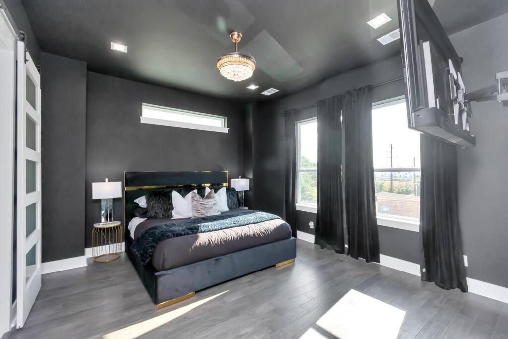 The Spot! Downtown Skyline Views! Sleeps 12 Ferienhaus *