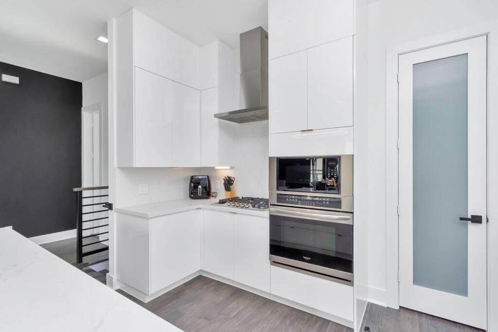 The Spot! Downtown Skyline Views! Sleeps 12 Ferienhaus *