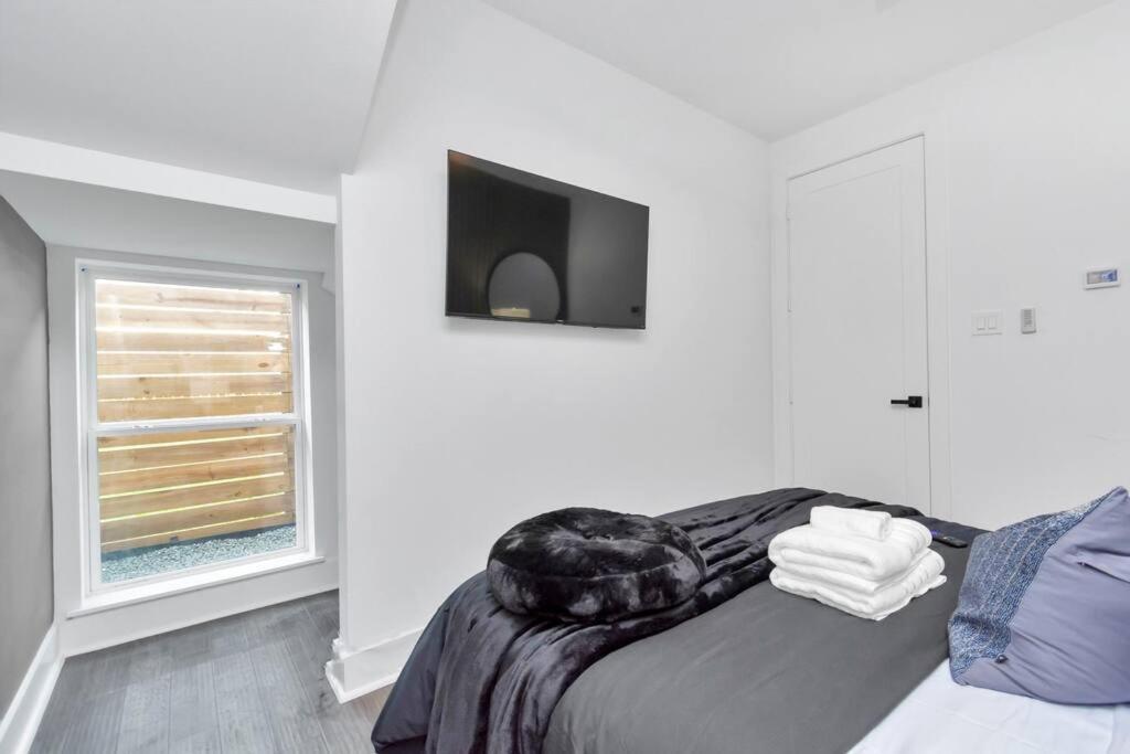 Ferienhaus The Spot! Downtown Skyline Views! Sleeps 12